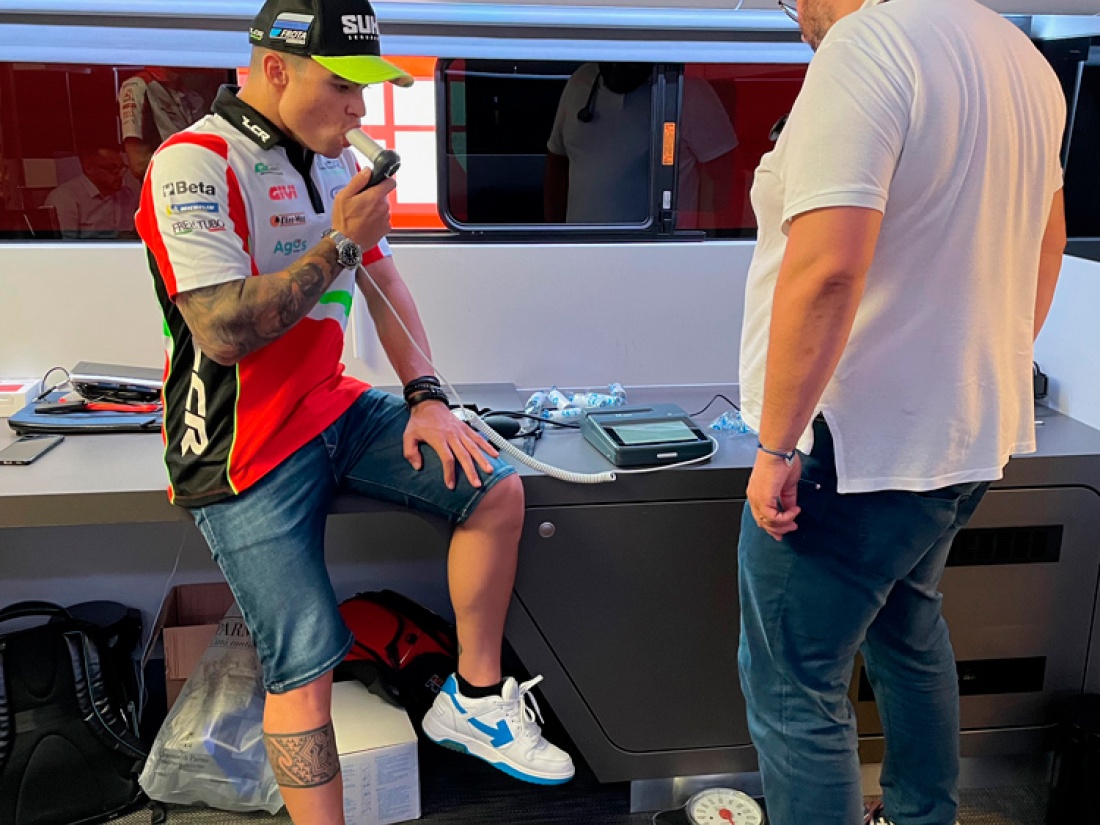 EFFECTS OF CO2 REBREATHING INSIDE THE HELMET 